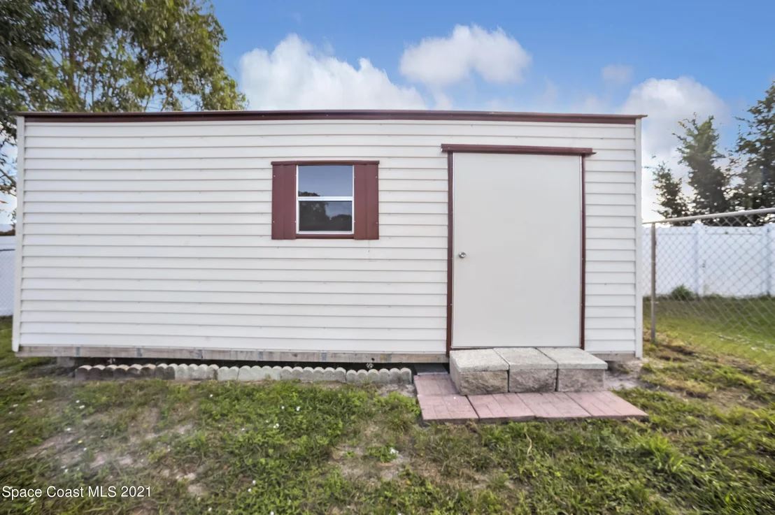 Photo of 5645 Brandon Street
