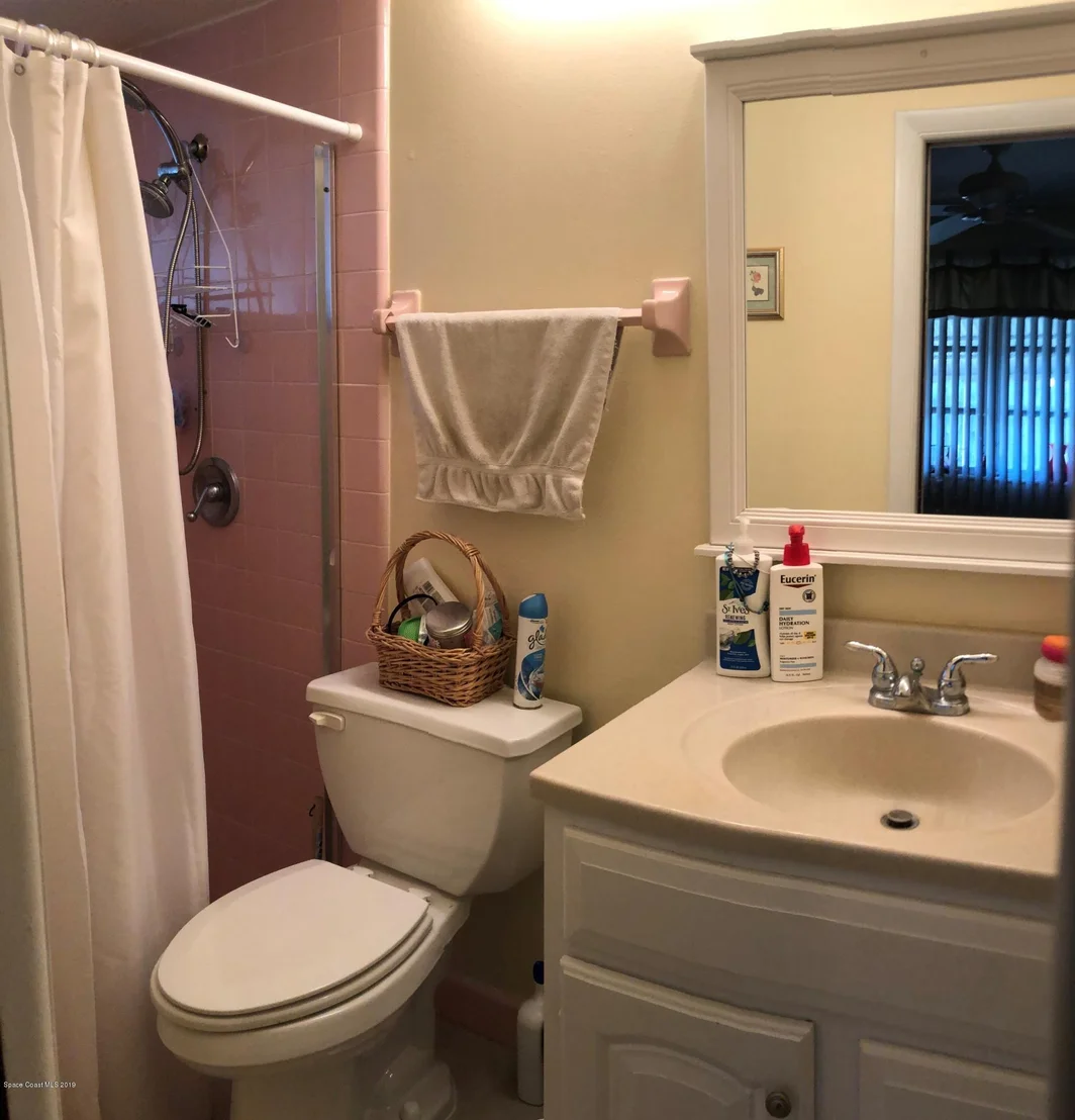 Photo of 816 Bianca Drive NE