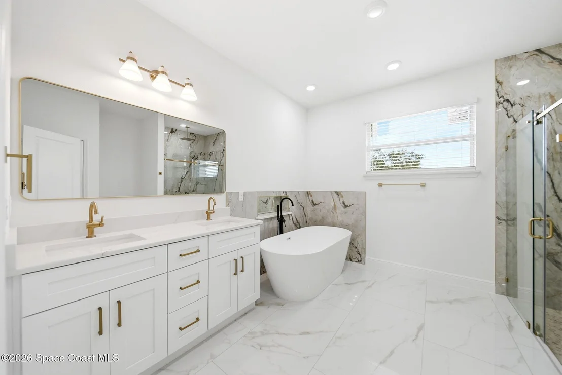 Photo of 2180 Cogan Drive SE