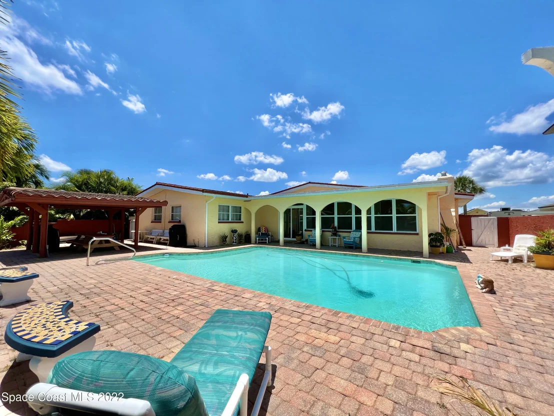 Photo of 16 Sloop Drive