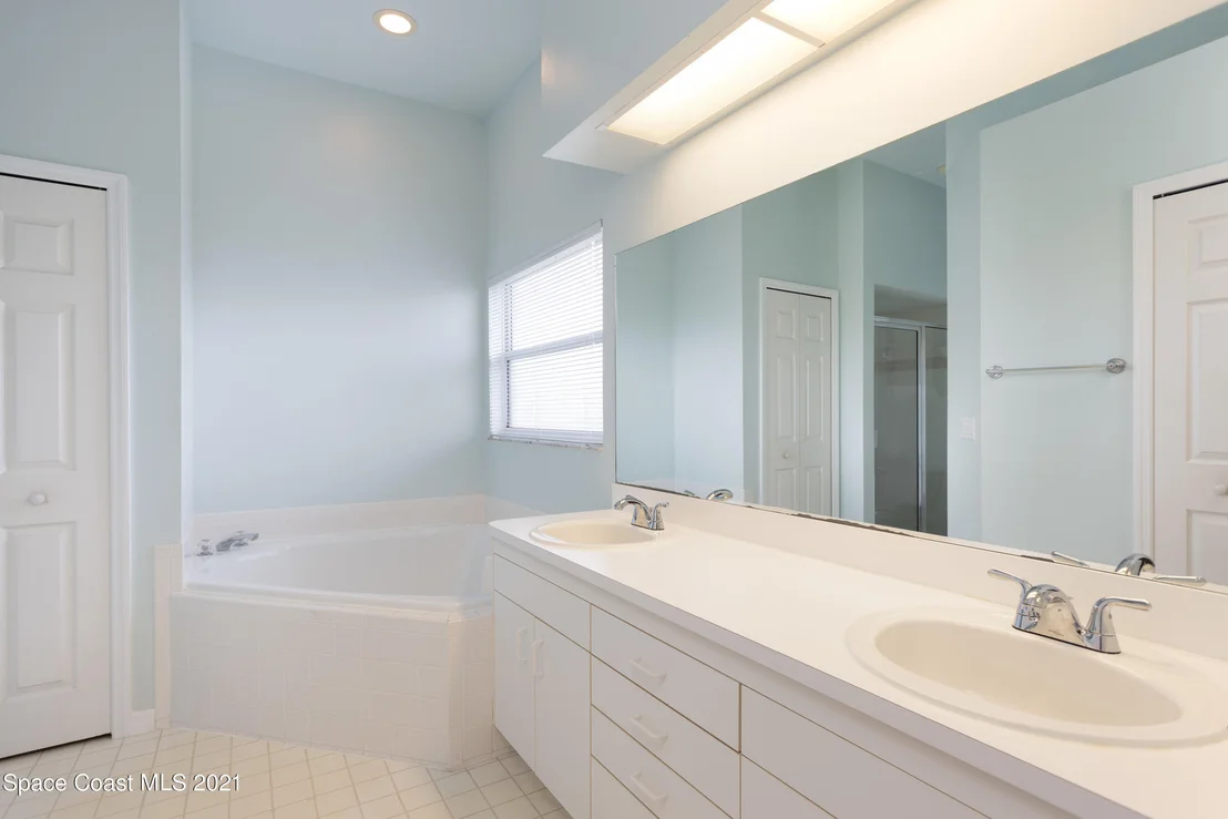 Photo of 8060 Bracken Lane