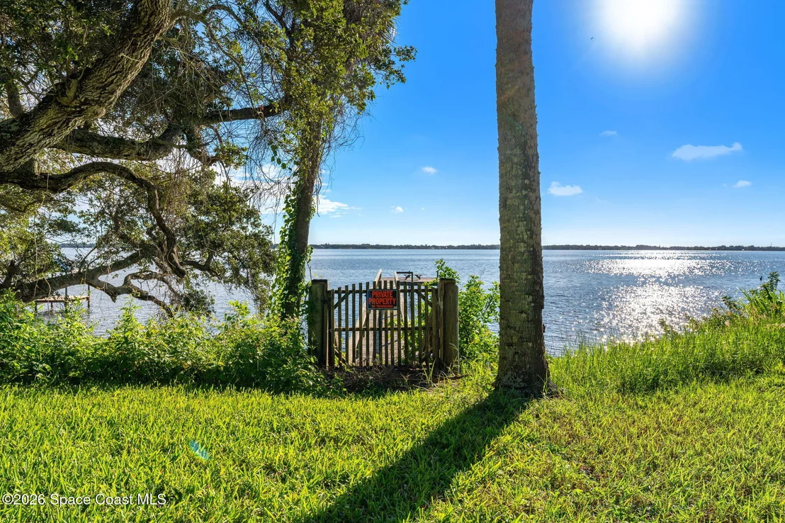 Photo of 925 N Indian River Drive