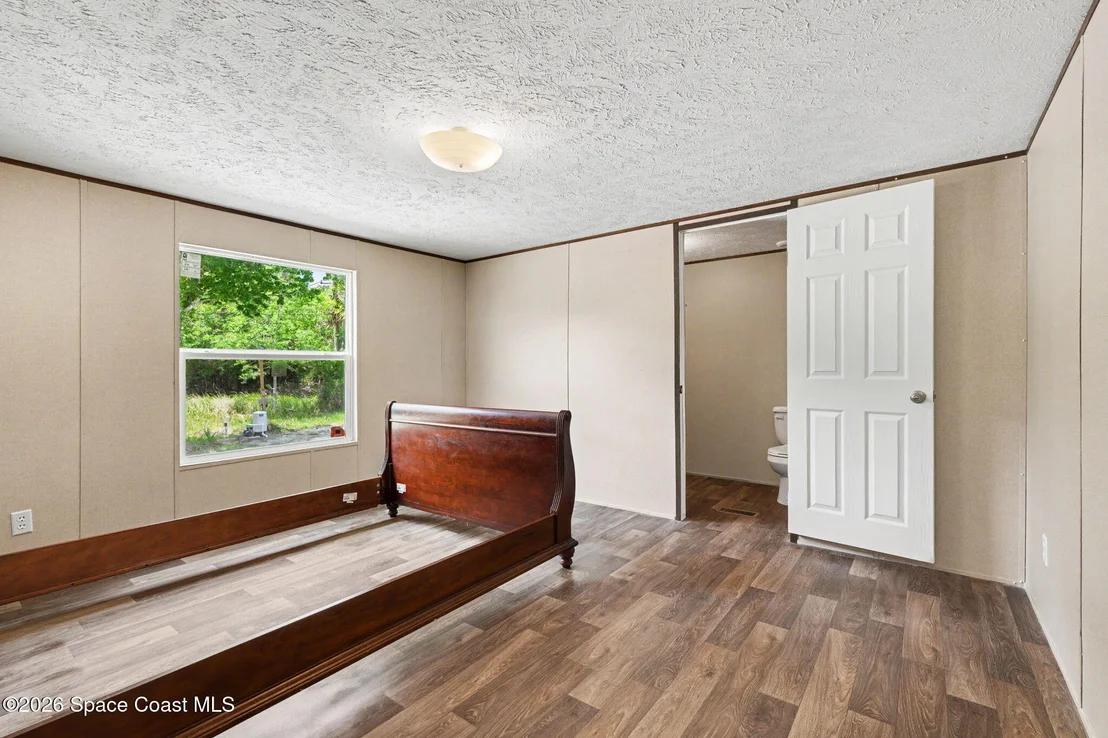 Photo of 2075 Parrish Road