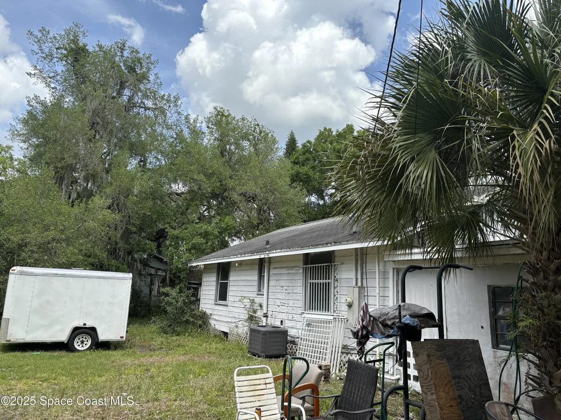 Photo of 815 Varr Avenue