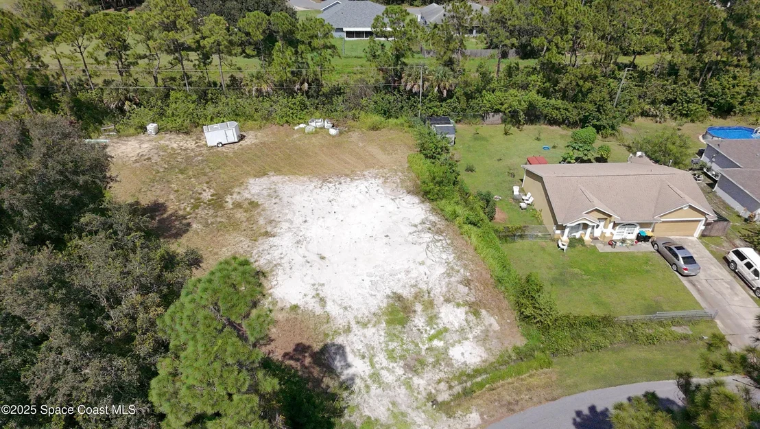 Photo of 895 Tedder Road SE