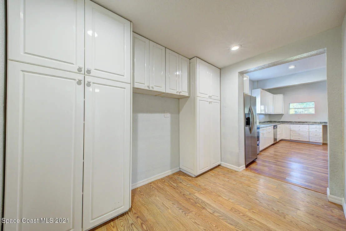 Photo of 651 N Range Road