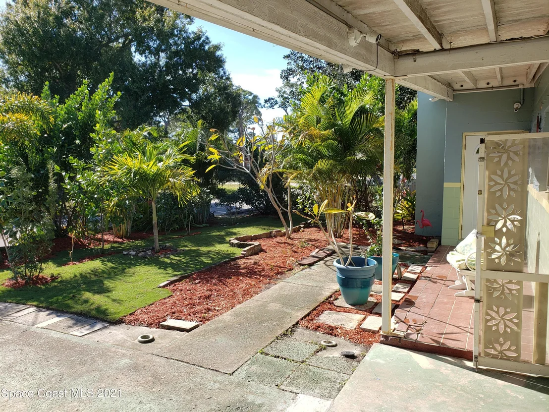 Photo of 1050 Myrtle Lane