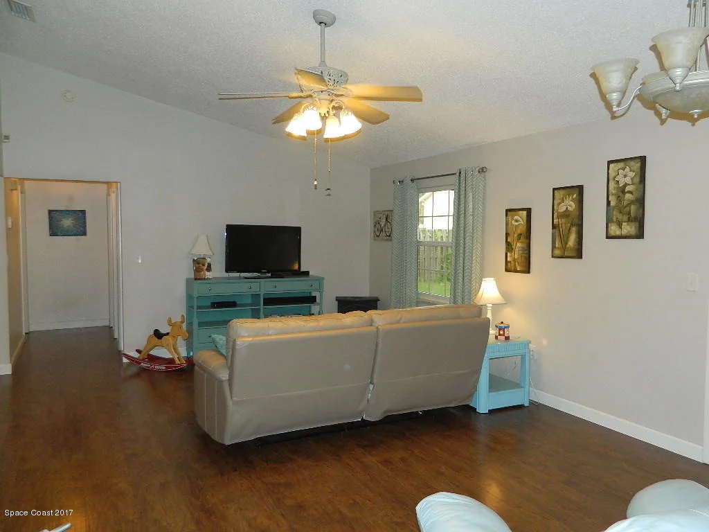 Photo of 804 Pine Valley Court