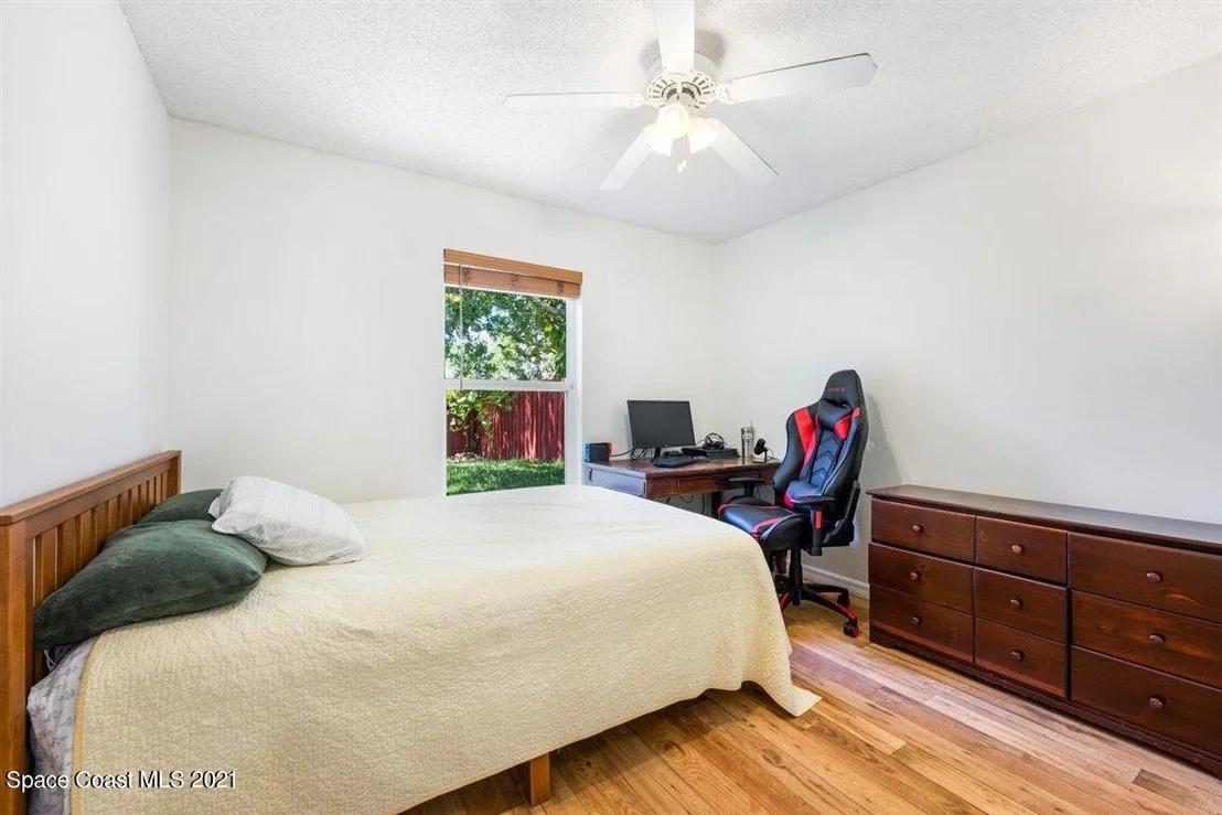 Photo of 1209 White Oak Circle