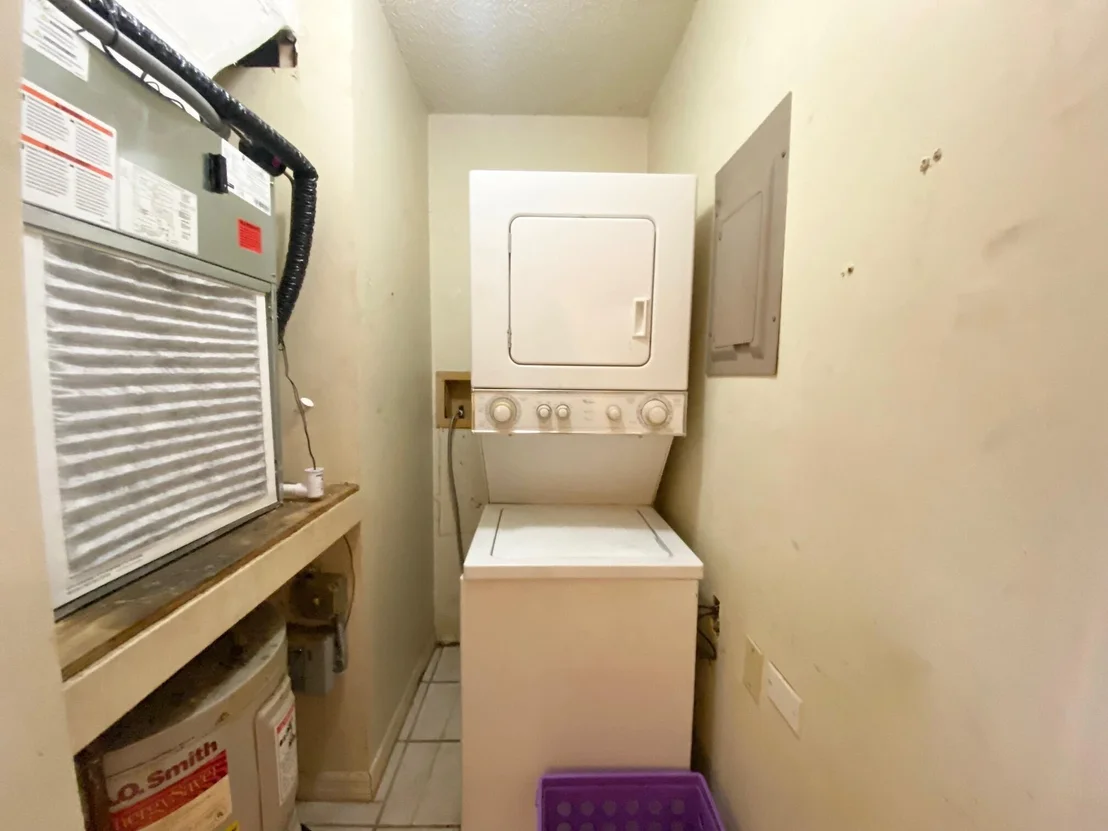 Photo of Unit 210 at 1720 Murrell Road