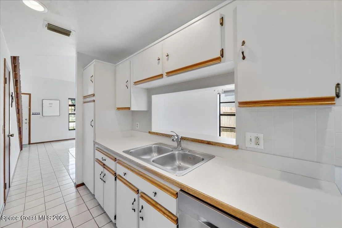 Photo of 1537 Clover Circle