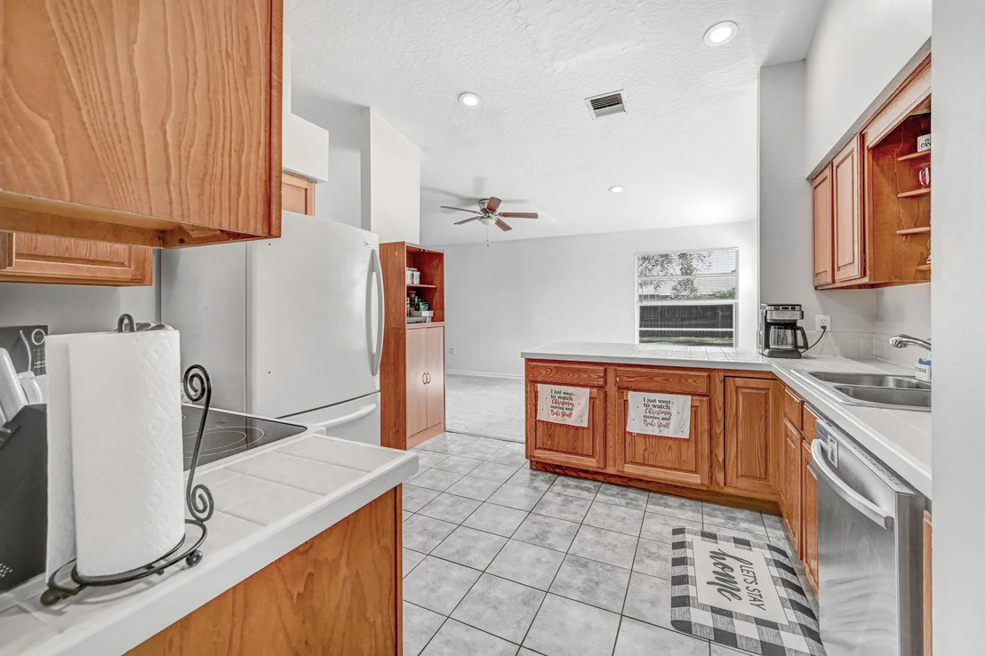 Photo of 5947 Cardiff Avenue