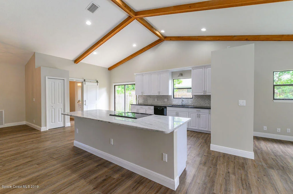 Photo of 2542 Lemon Street NE