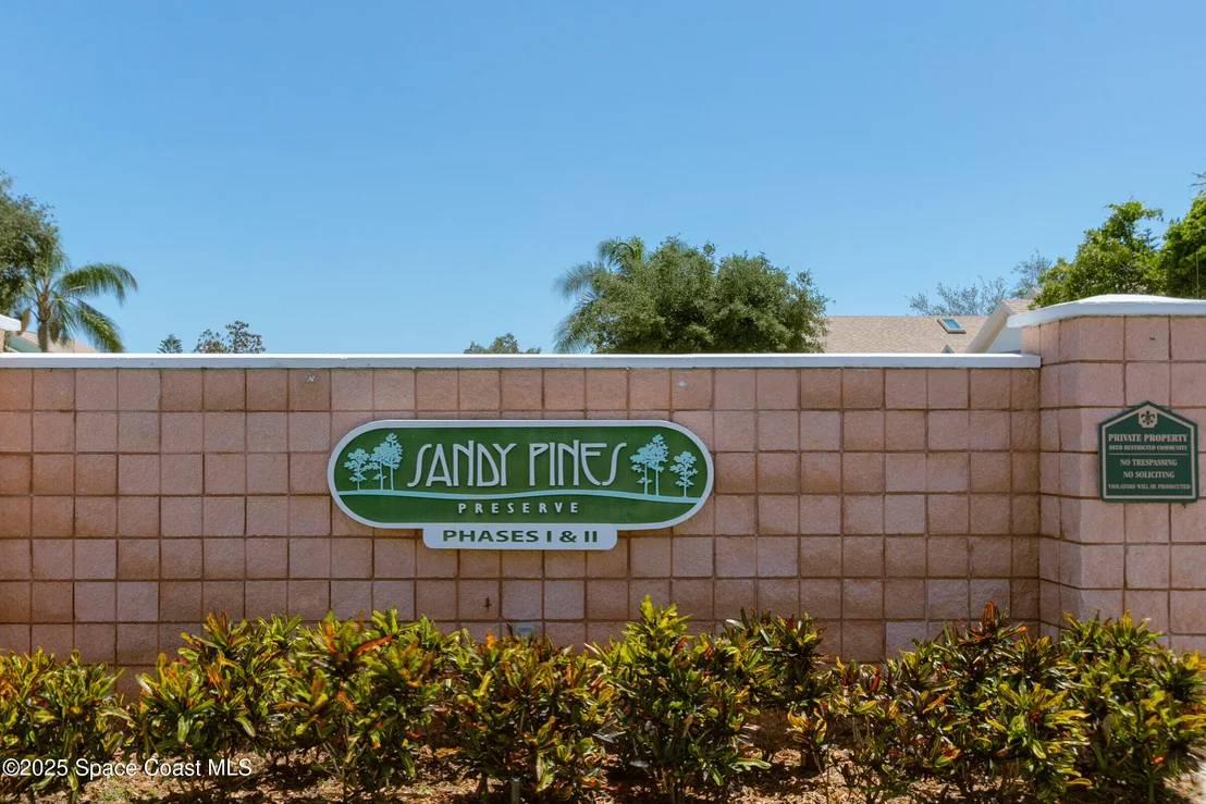 Photo of 1087 Pine Creek Circle NE