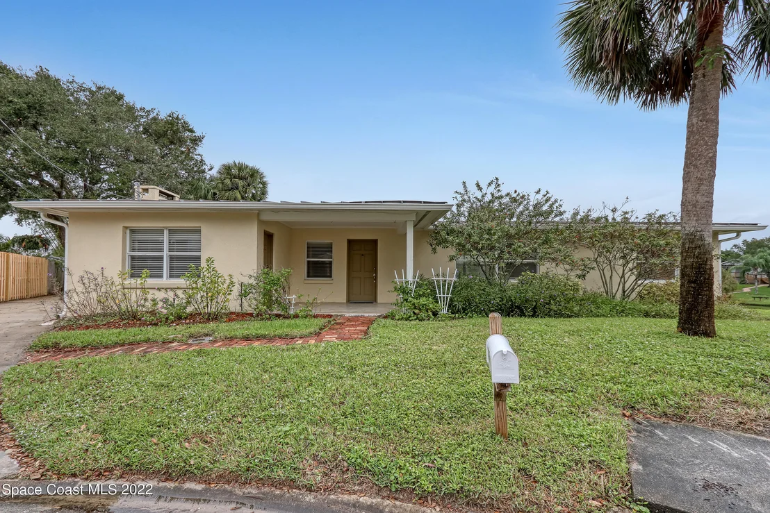 Photo of 589 Hillside Court