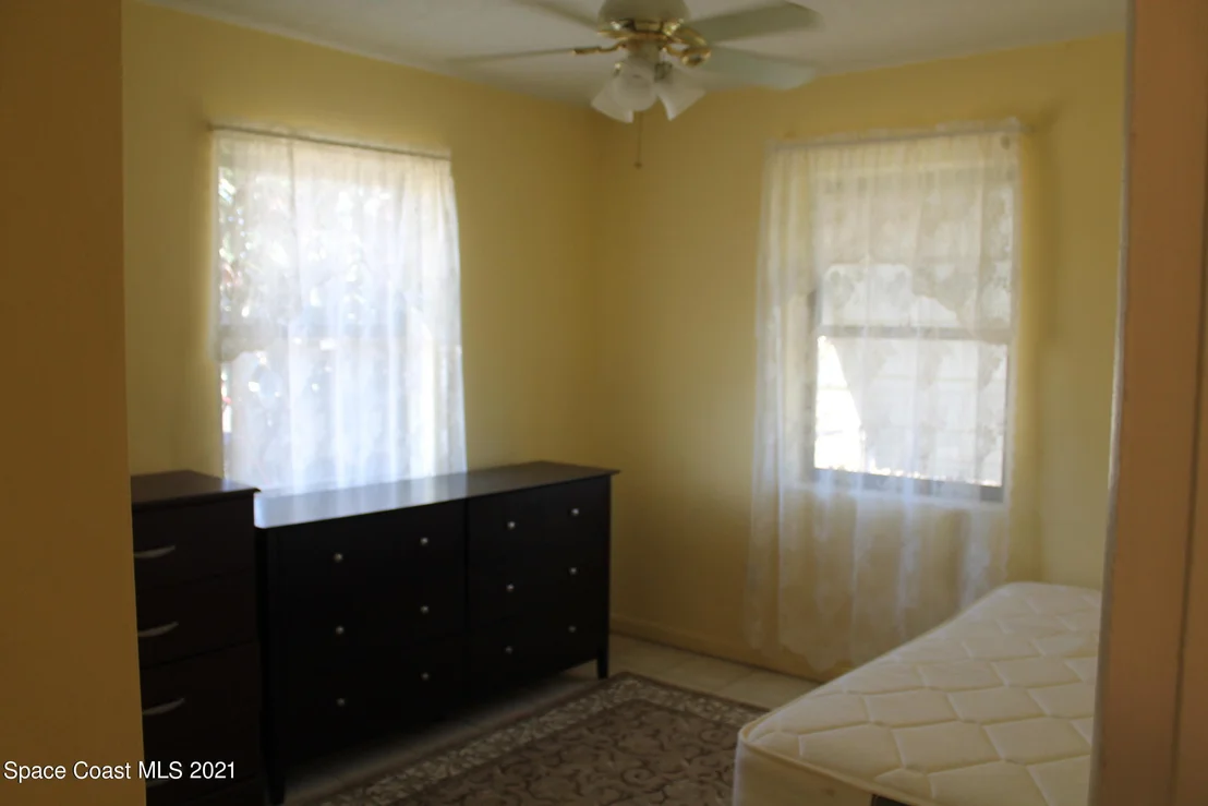 Photo of 1054 Cable Lane NE