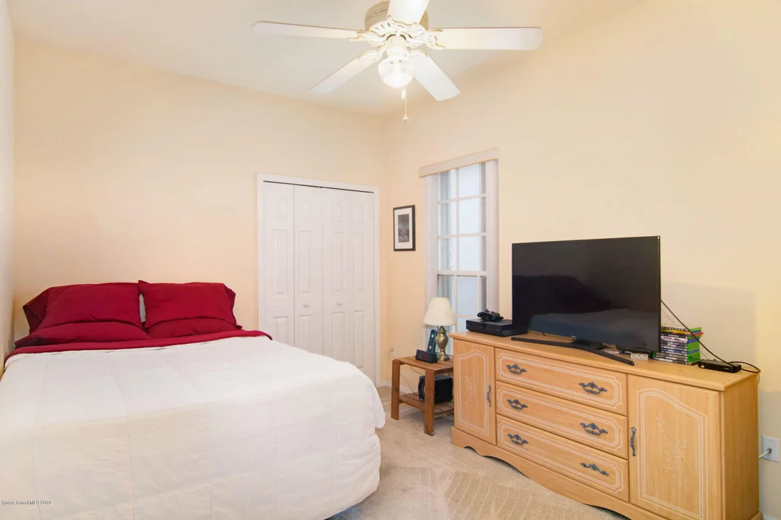 Photo of 989 South Fork Circle