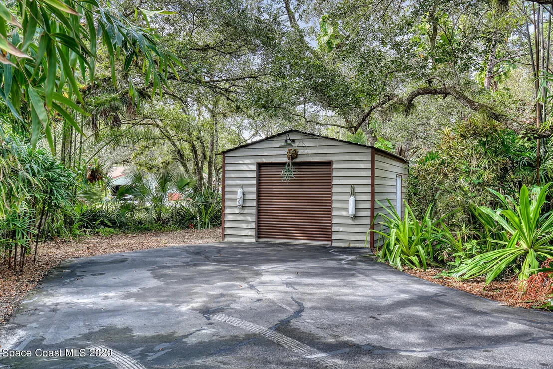 Photo of 3880 Leghorn Road