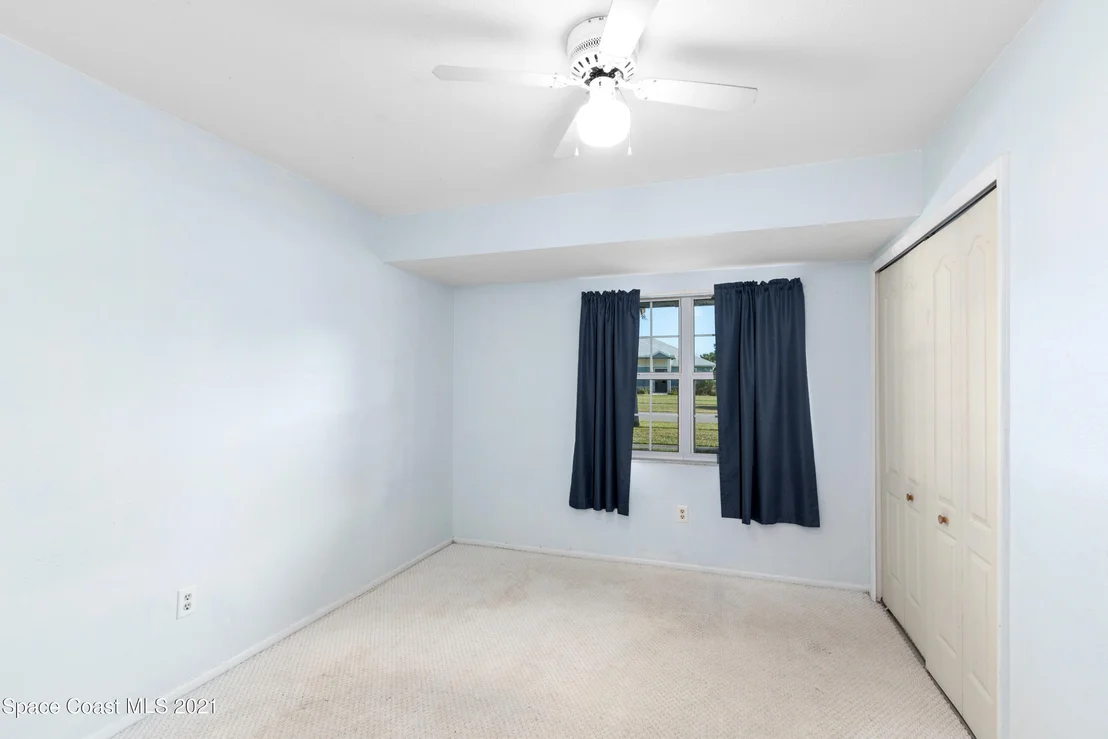 Photo of 859 Riviera Drive NE