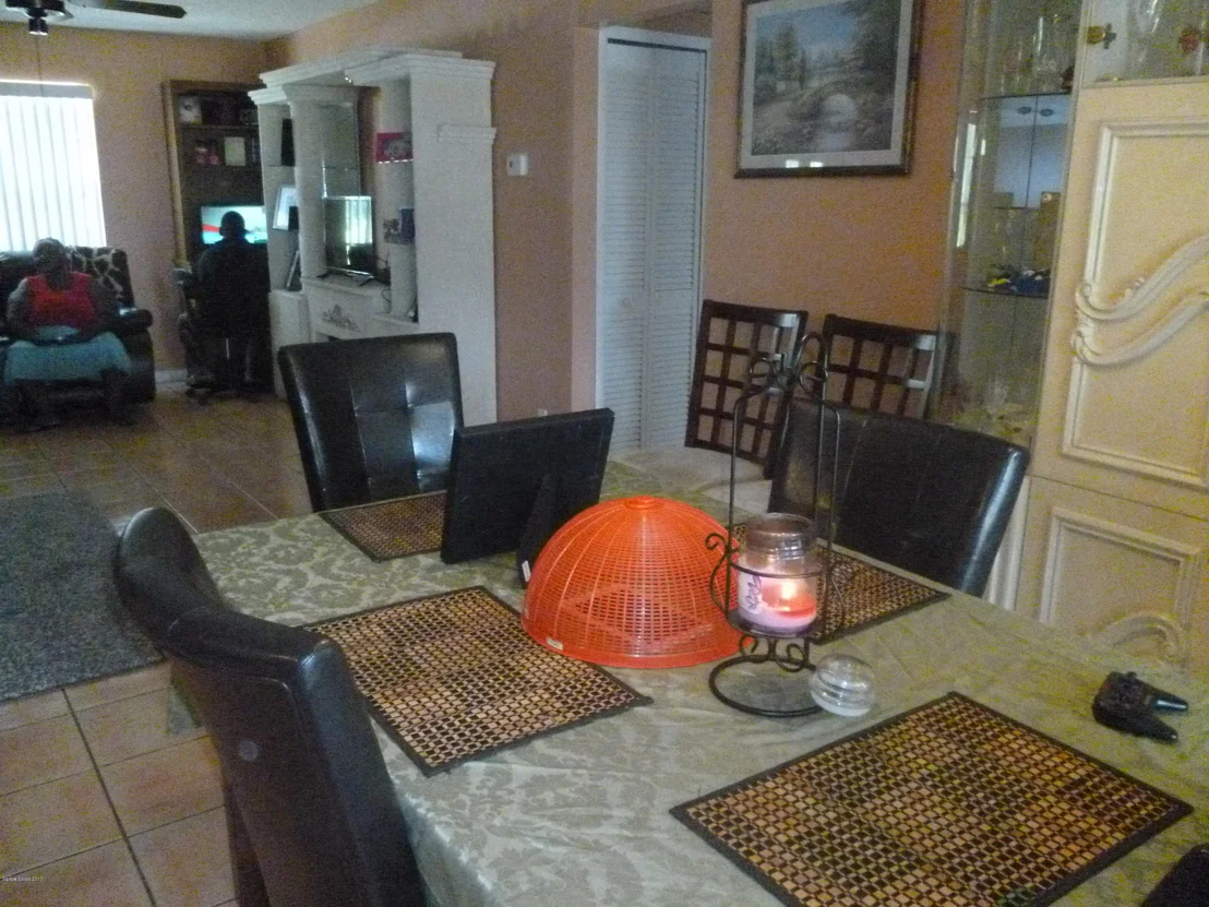 Photo of 1239 Packer Road SE