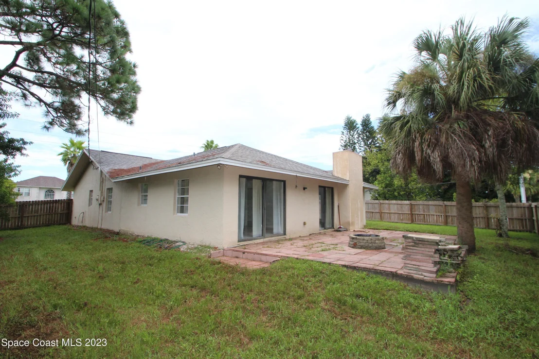 Photo of 1802 Pace Drive NW