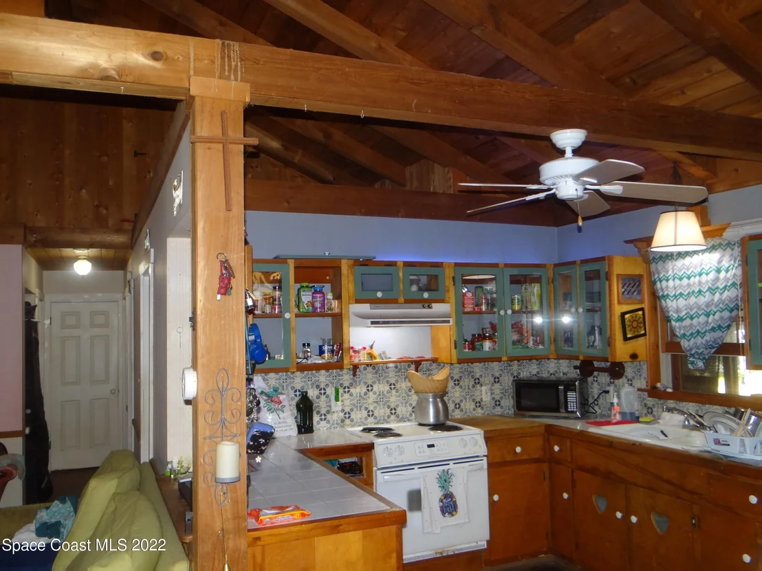 Photo of 690 La Veta Drive