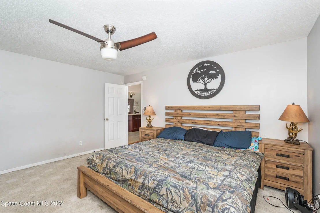 Photo of 6291 Golfview Avenue