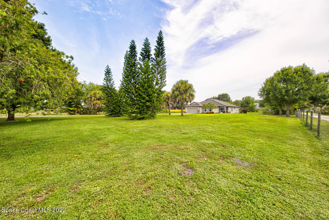 Photo of 3945 Post Road