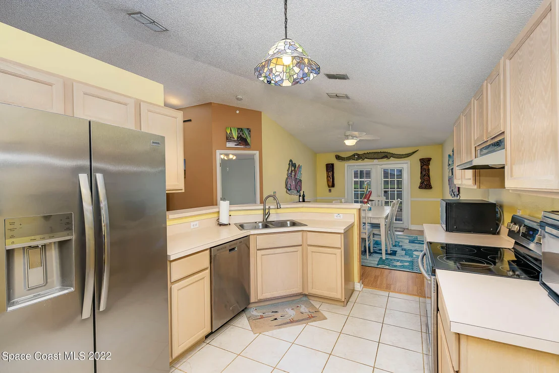 Photo of 1133 White Oak Circle