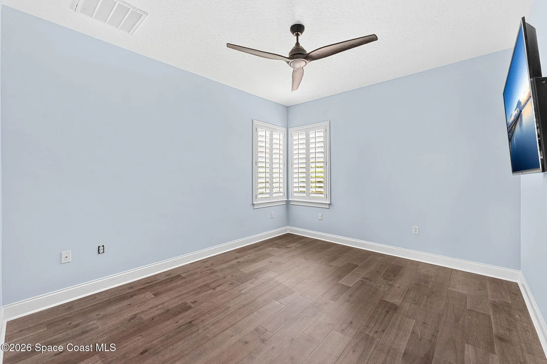 Photo of 242 Flanders Drive
