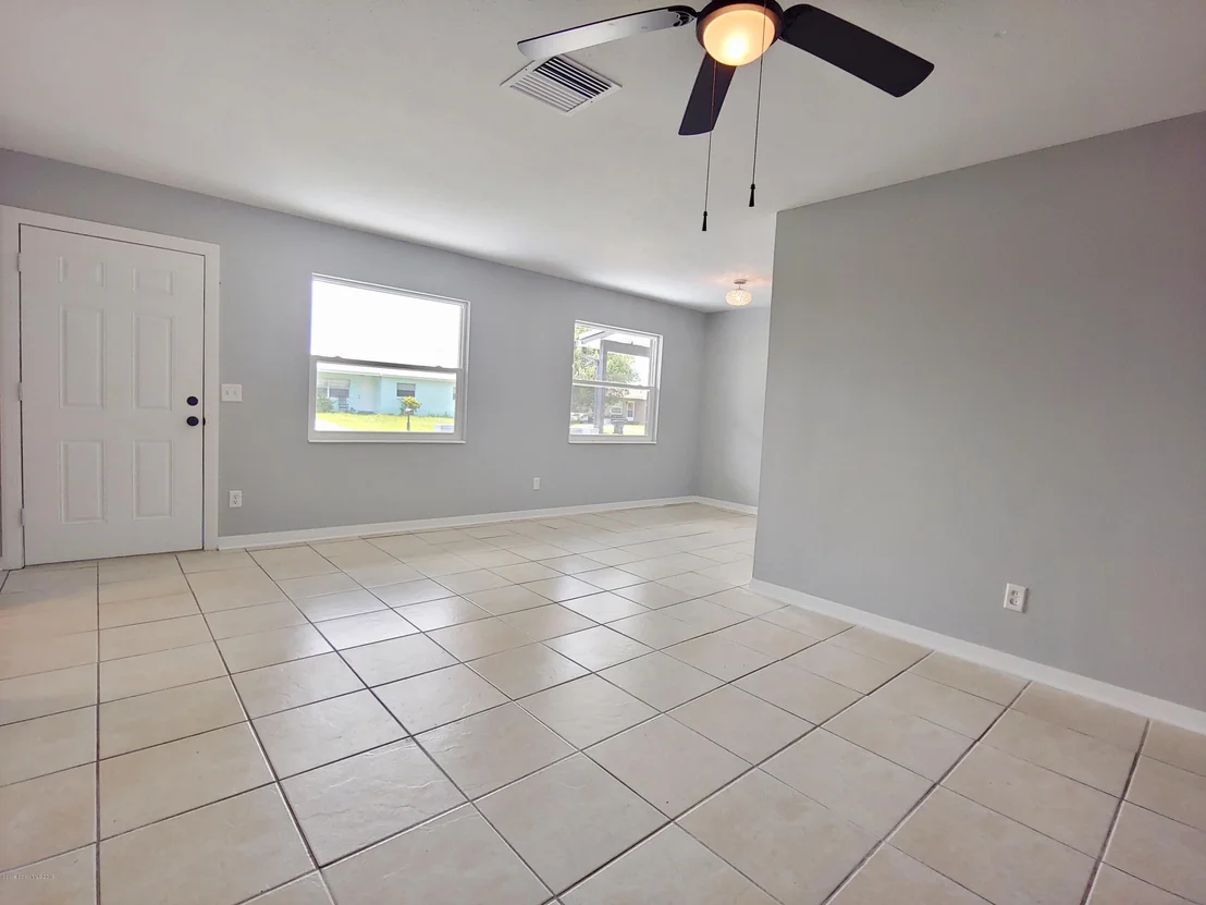Photo of 1281 Estridge Drive