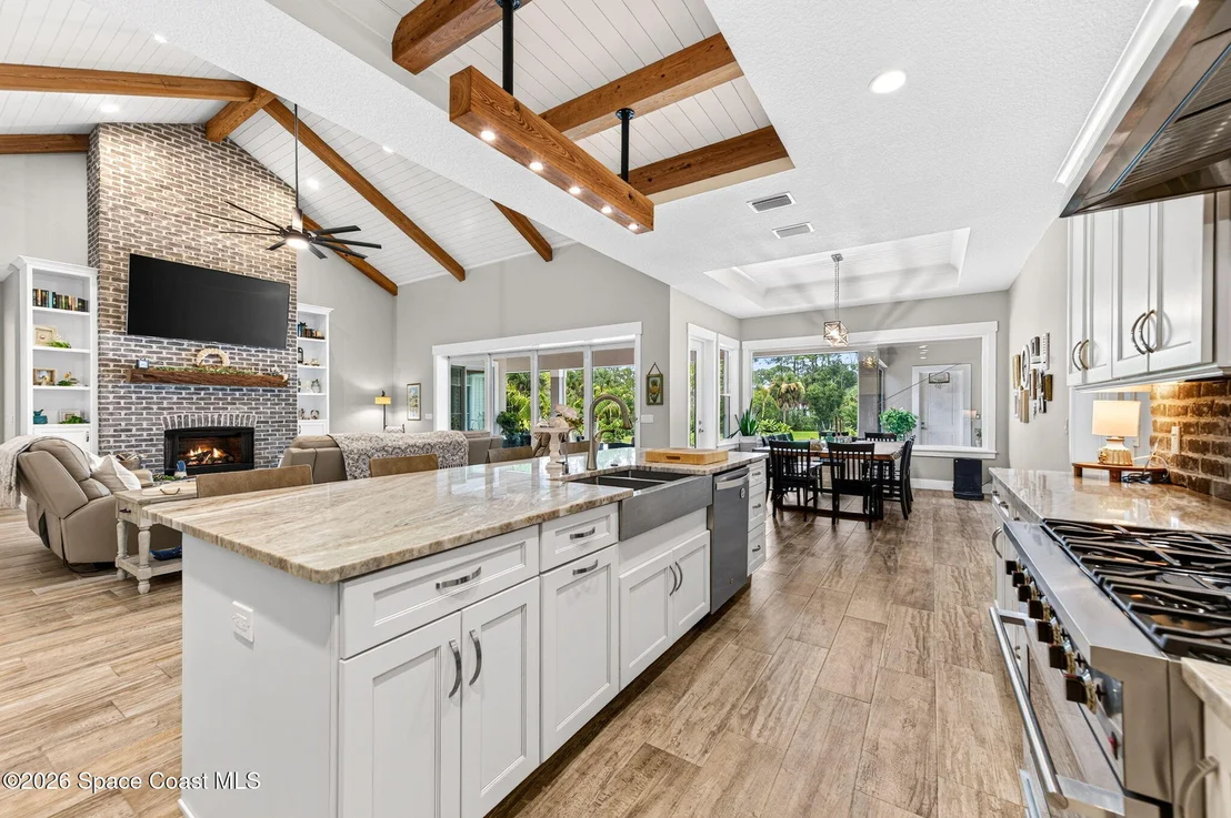 Photo of 3865 Reynolds Road