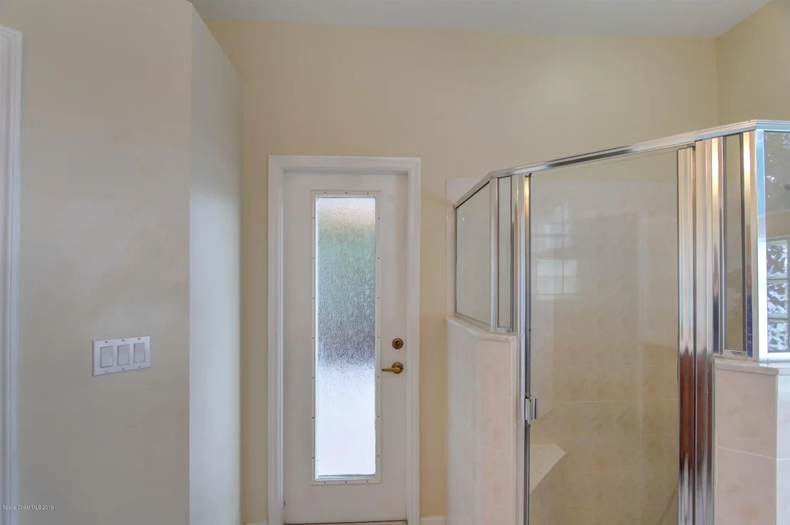 Photo of 4490 Portage Trail
