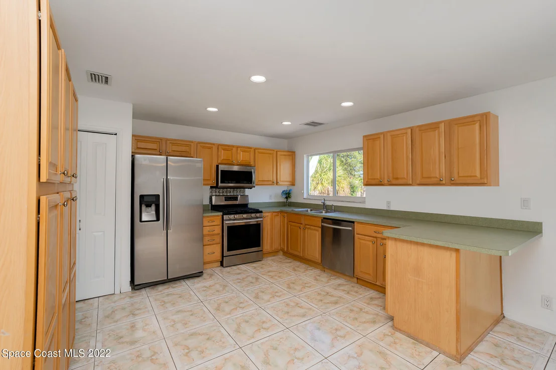 Photo of 1290 Bard Lane NE