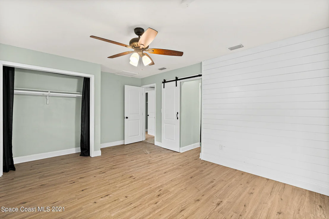 Photo of 555 Bahama Drive