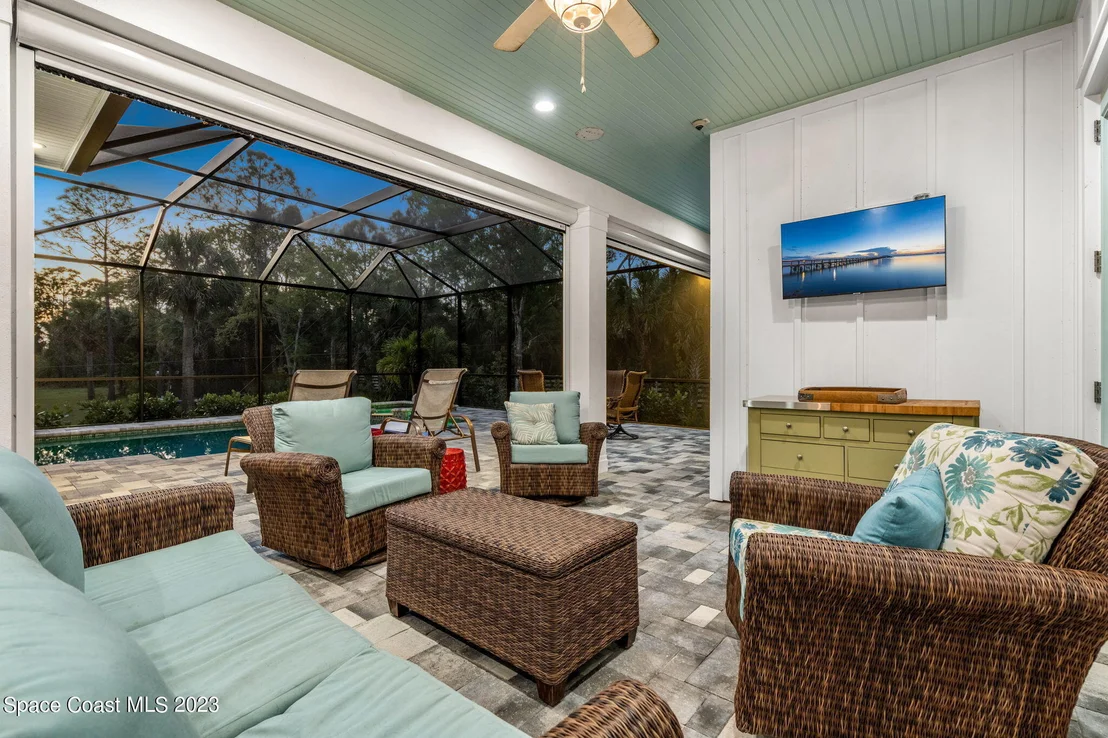 Photo of 5655 Willoughby Drive