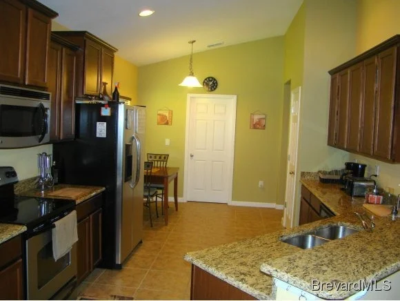 Photo of 1459 Corbett