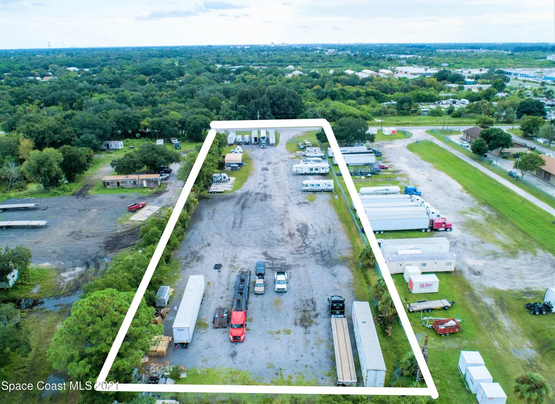 Photo of 185 N Range Road