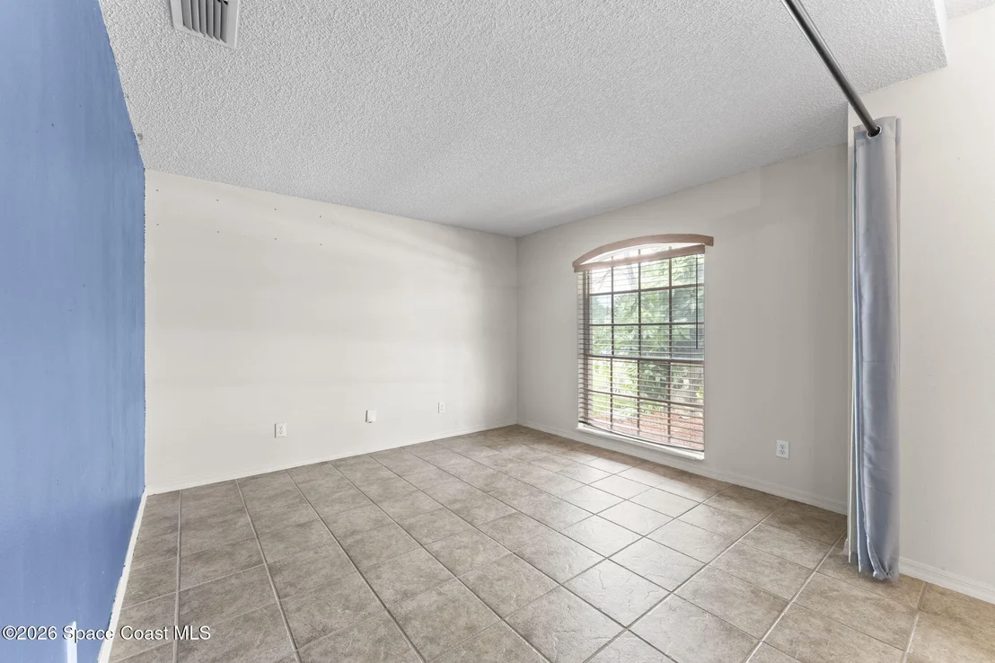 Photo of 970 Kingfisher Way