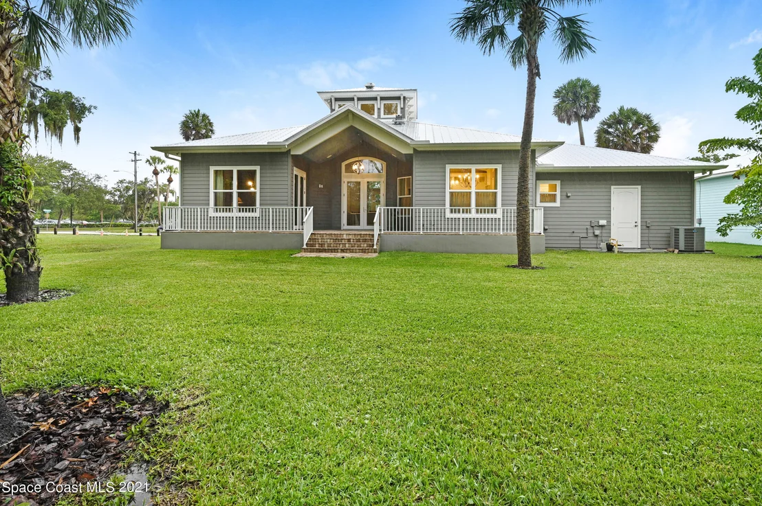 Photo of 2215 Bryan Street