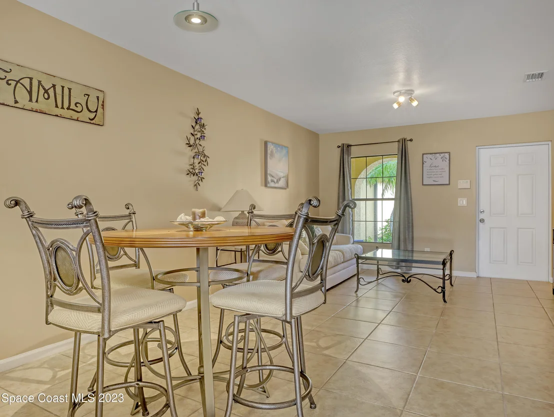Photo of Unit 103 at 990 Luminary Circle