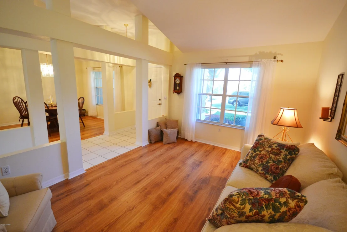 Photo of 2093 Lionel Drive