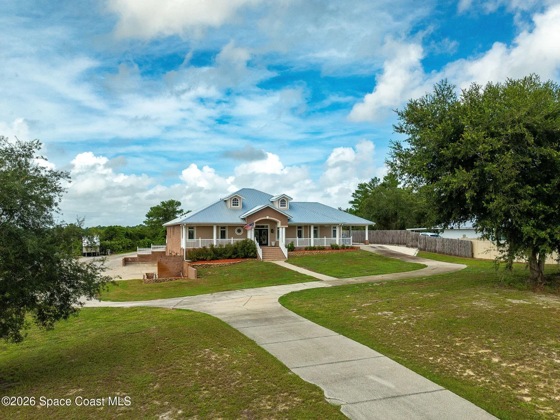Photo of 2326 Holder Road