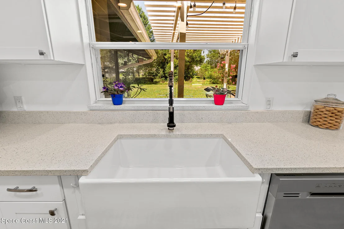 Photo of 1180 Ashlyn Drive