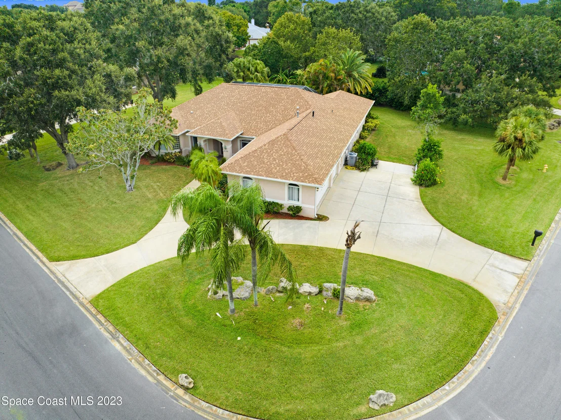 Photo of 2180 Royal Oaks Drive