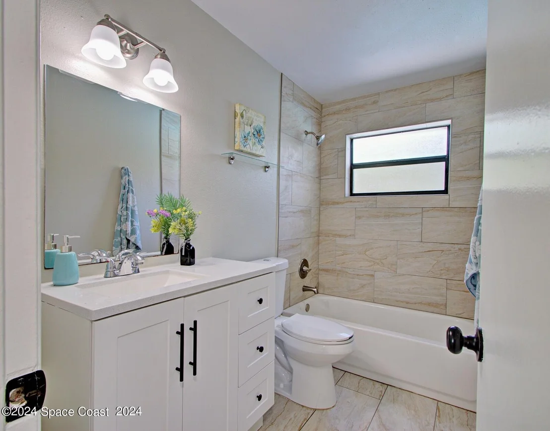 Photo of 1050 Barclay Drive