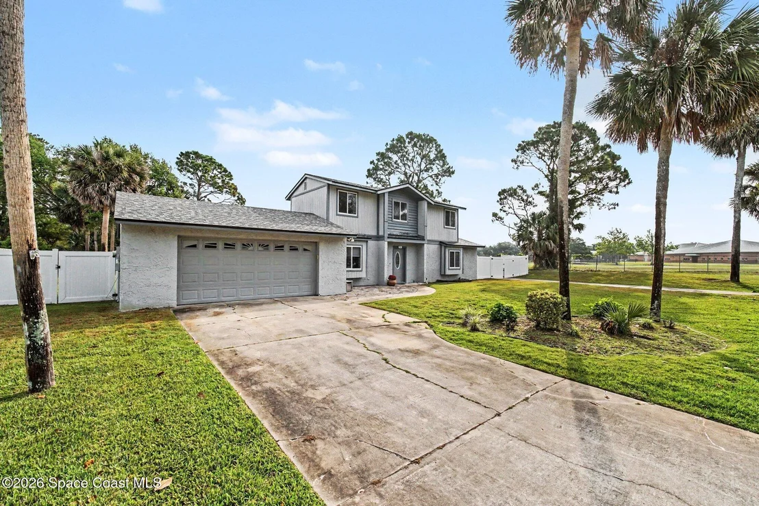Photo of 909 Northbrook Drive