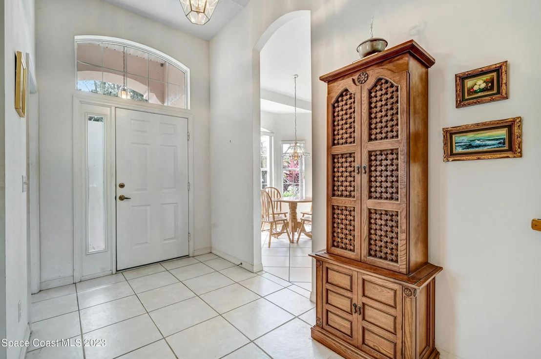 Photo of 368 Renaissance Avenue