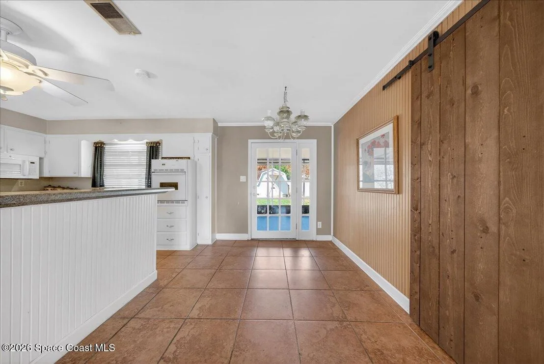 Photo of 702 Carmen Drive