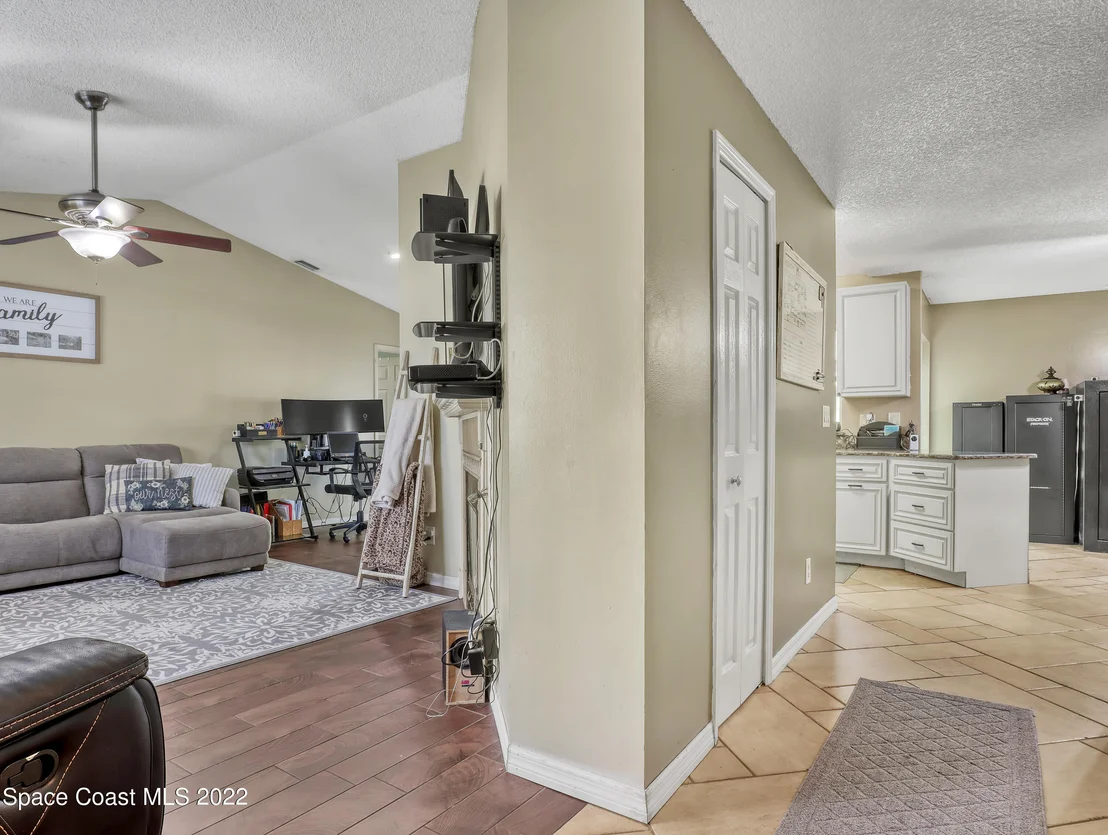 Photo of 6280 Golfview Avenue